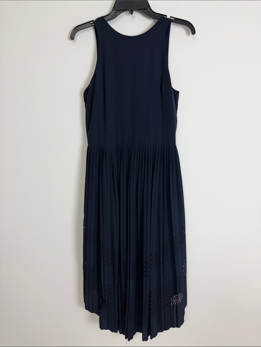 Banana Republic Navy Sleeveless Pleated Midi Dress size 4